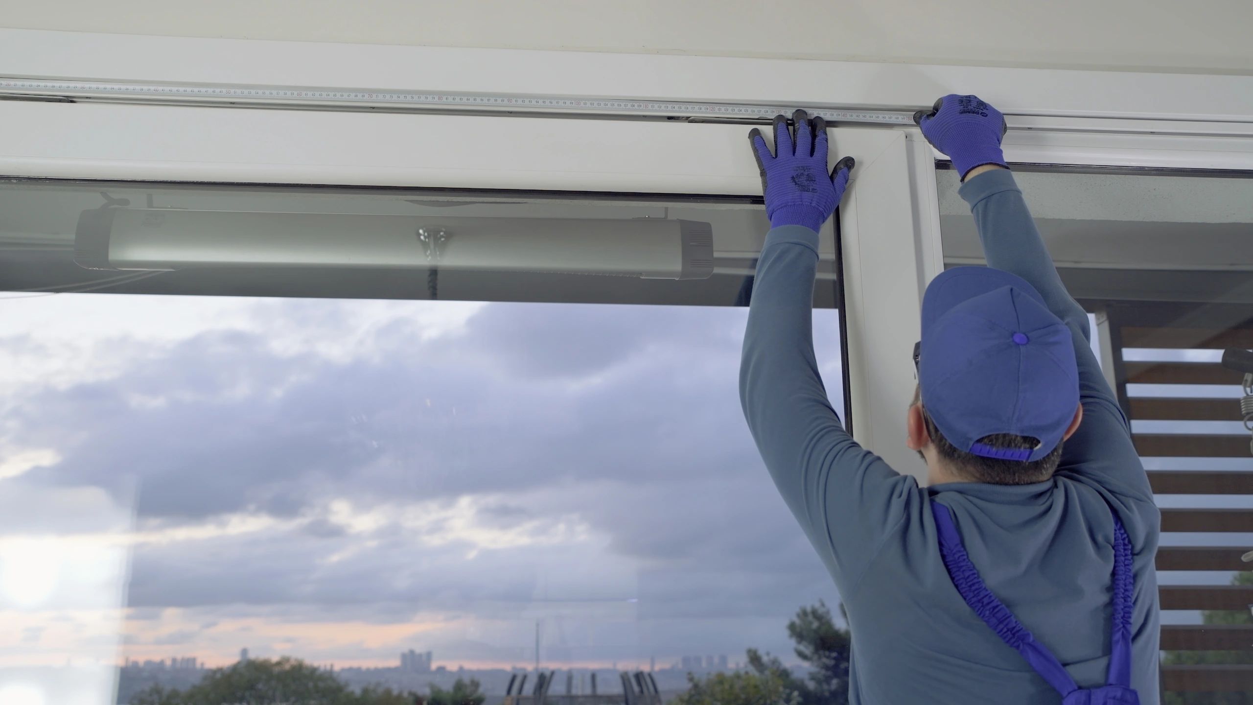 curtain installation home service